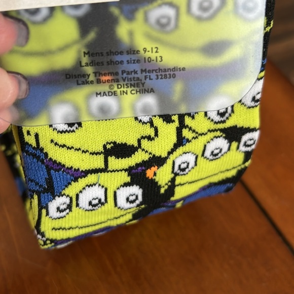 NWT Unisex alien socks - Picture 3 of 3